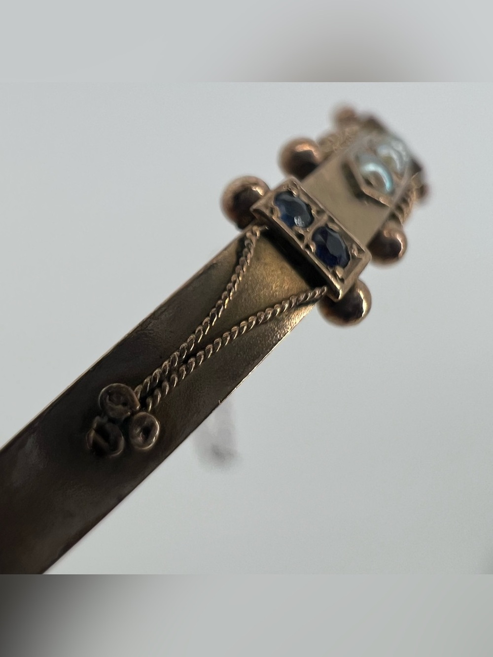 9K Gold Victorian Bangle Bracelet Blue White Stones 2.5” Stackable Dainty 5.19g - Picture 10 of 14